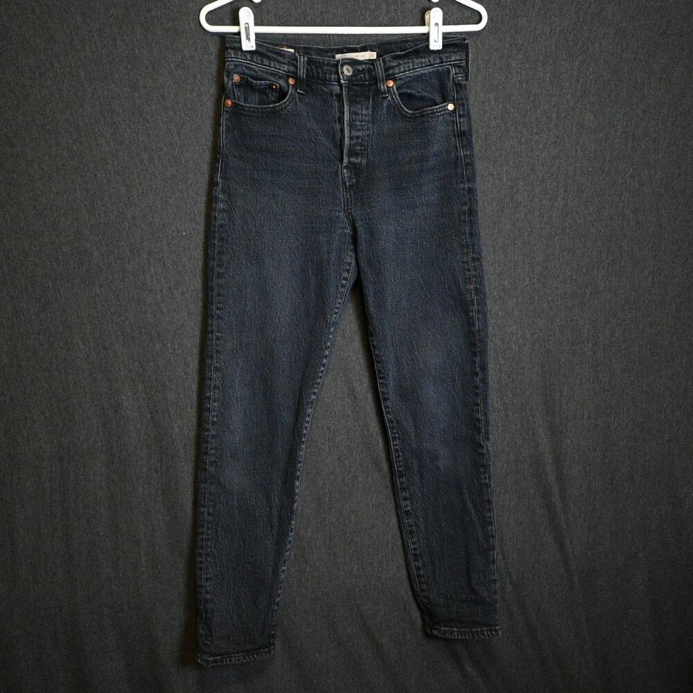 Levi's Women's 26 (26x26) Wedgie Slim Leg Jeans Distressed Denim